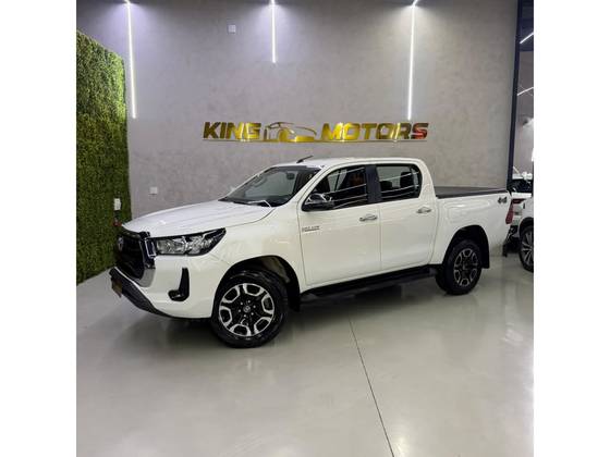 TOYOTA HILUX 2.8 D-4D TURBO DIESEL CD SRV 4X4 AUTOMÁTICO TOYOTA HILUX 2.8 D-4D TURBO DIESEL CD SRV 4X4 AUTOMÁTICO
